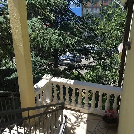 Irena Apartman *